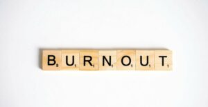 Burnout no trabalho: estratégias para empresas reduzirem o problema