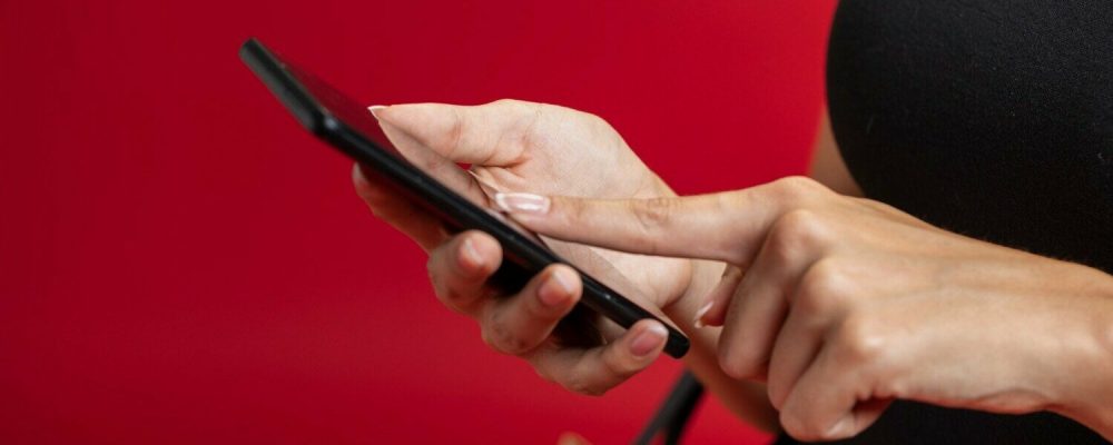 Uso de celular pessoal para controle de ponto: riscos jurídicos e tecnológicos