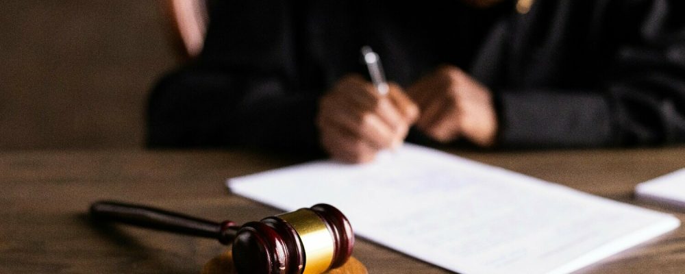 STF adia decisão sobre ITBI em transferências para empresas